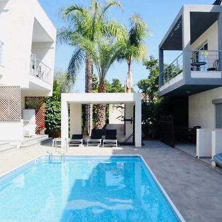 Amazing 2-Bedroom Apartment With Pool!! Limassol Bagian luar foto