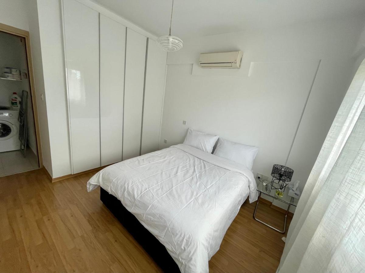 Amazing 2-Bedroom Apartment With Pool!! Limassol Bagian luar foto
