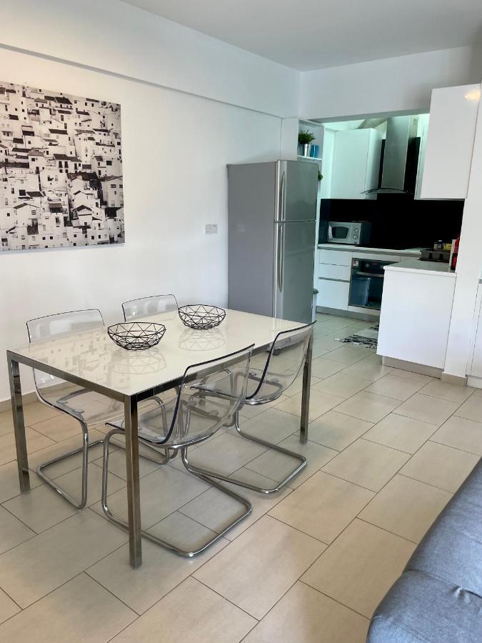 Amazing 2-Bedroom Apartment With Pool!! Limassol Bagian luar foto