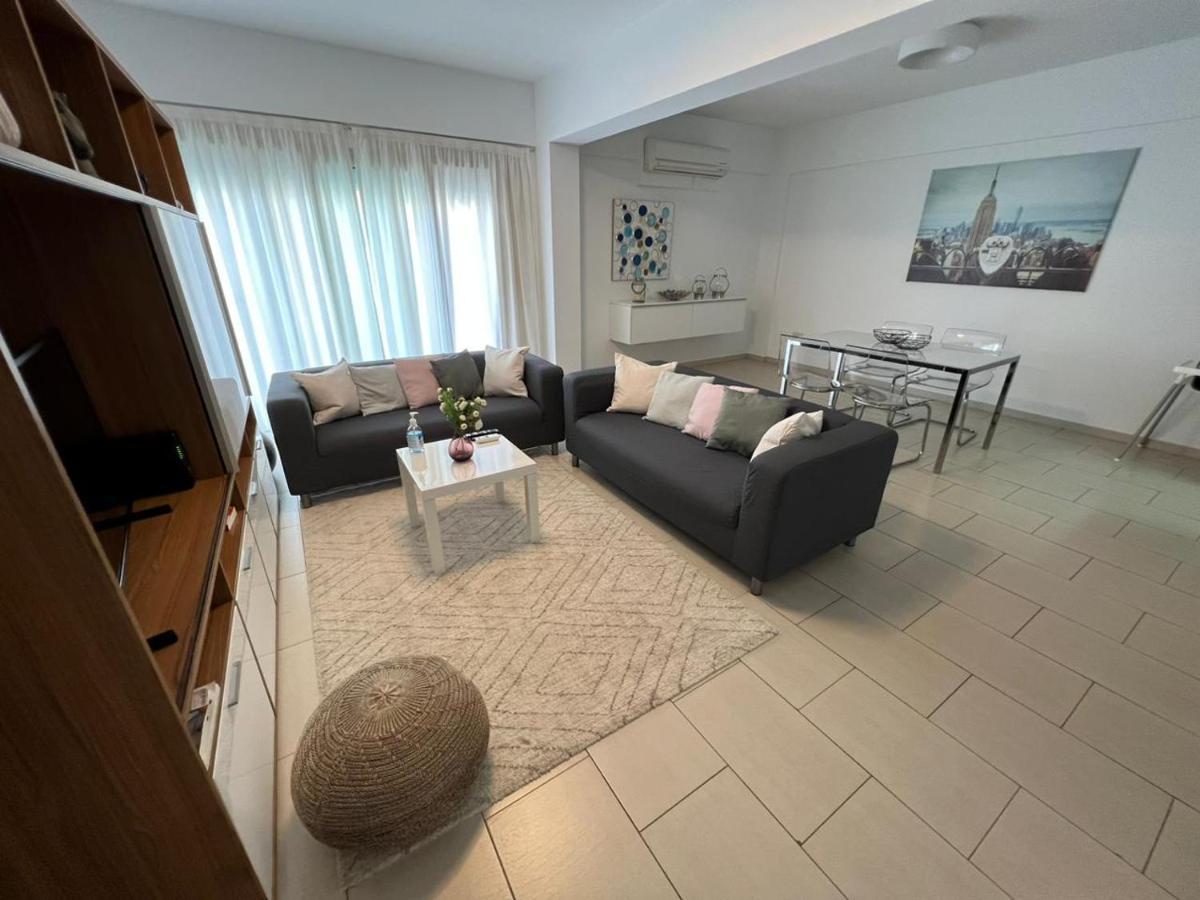 Amazing 2-Bedroom Apartment With Pool!! Limassol Bagian luar foto